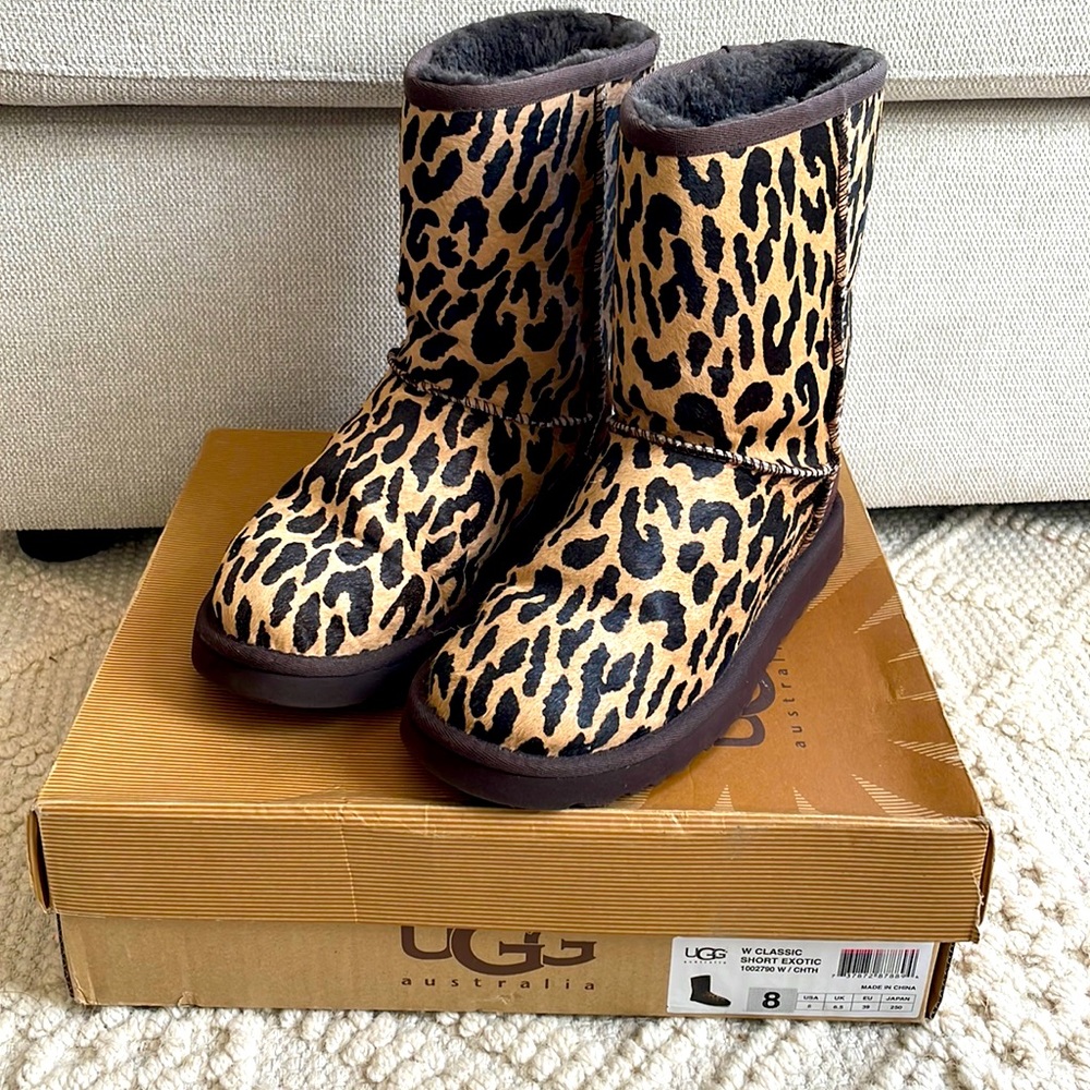 UGGS like new boots
